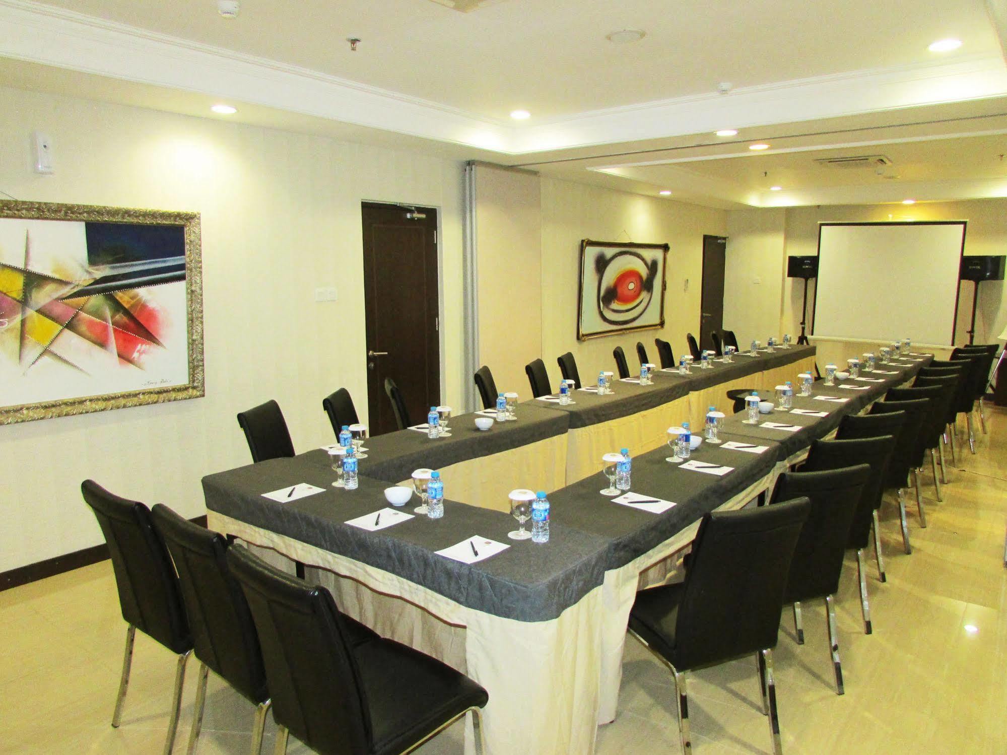 Gp Mega Kuningan Yakarta Exterior foto
